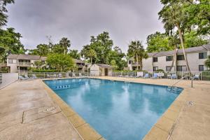 Sun, Sand and HHI Charm Beach Walk Condo with Pool!
