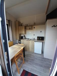 Maisons de vacances Maison Tiny House 2 chambres Soulac a 500m plage : photos des chambres