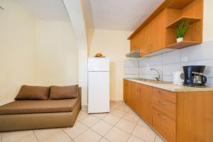 Apartments Elvir Vrsi 