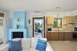 PanDora maisonette with beautiful gardens and pool