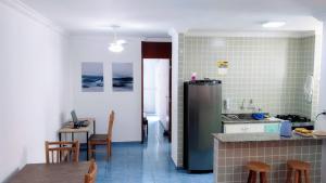 Apto na avenida da praia no Caiçara