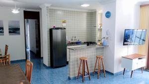 Apto na avenida da praia no Caiçara