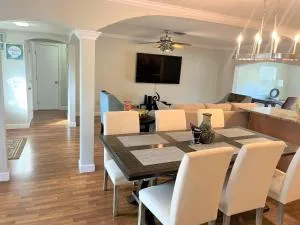Cheerful 3 Bedroom Home mins from Clearwater Beach - سيفتي هاربور