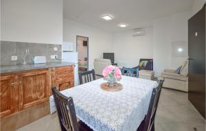 Appartements Nice apartment in Ghisonaccia with WiFi and 2 Bedrooms : photos des chambres