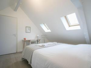 Appartements Calm and comfortable apartment in Bayeux, 9km from the beach : photos des chambres