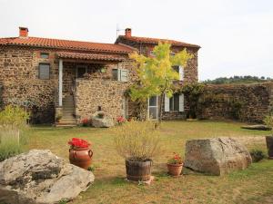 Maisons de vacances Gite Lavaudieu, 3 pieces, 4 personnes - FR-1-582-219 : photos des chambres