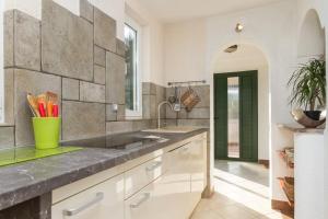 Seaside family friendly house with a swimming pool Cove Ljubljeva, Trogir - 20531