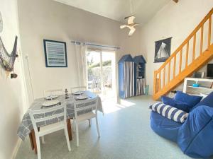 Maison avec piscine, tennis à 300m de la plage - 2 chambres, terrasse et parking privé - FR-1-231-267