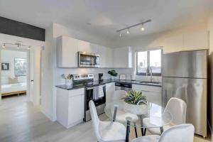 Modern & Beachy-Rlx space for 6ppl