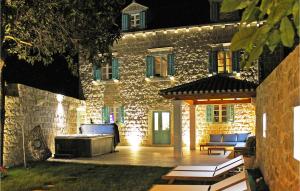 Nice Home In Cavtat With Jacuzzi, Sauna And 4 Bedrooms