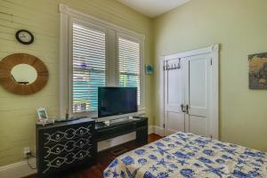 AbFab Seaside Cottage