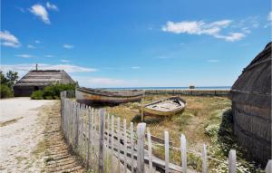 Maisons de vacances Awesome Home In Torreilles With Outdoor Swimming Pool, Wifi And 5 Bedrooms : photos des chambres