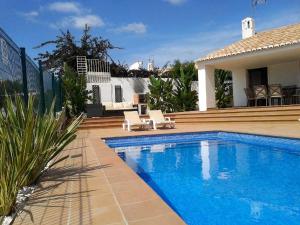 Villa 81 great spot Oura beach, Albufeira
