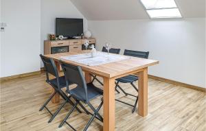 Beautiful Home In Dobra Krapkowice