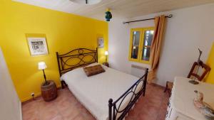 Appartements Mas du Versadou, dans un espace naturel protege, piscine couverte chauffee toute l'annee, Spa et salle de jeux : photos des chambres