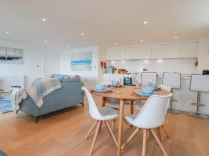 Fistral Retreat