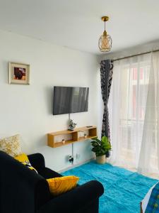 Lynne’s Cozy studio