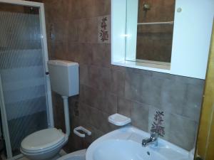 One bedroom flat in a residence with swimming pool