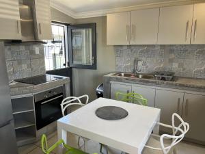 28 on Symonds Luxstudio 2