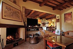 Villa I Camini - Outbuilding, dependance - Swimming pool - Garden - BBQ and fireplaces - Soccer field