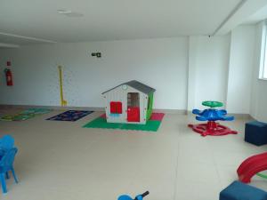 13 APTO SUPER CONFORTÁVEL COM LAZER COMPLETO MUITO BEM LOCALIZADO NA PRAIA GRANDE