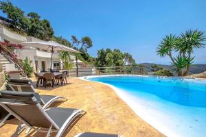 Catalunya Casas Modern Magnificence , only a few km to the beach!