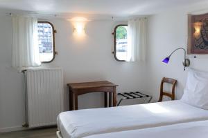 Twin Room with Private Bathroom room in Hotel The Boatel