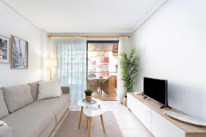 Balcon de los Gigantes with pool view