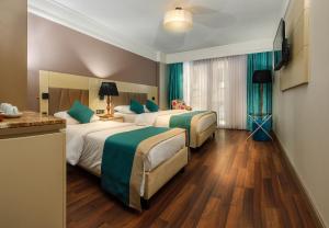 Triple Room with Balcony room in Hotel Bossuite Kadikoy