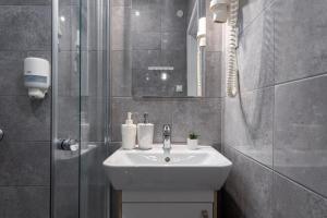 Synagogue Apartments