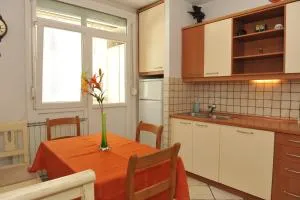 Apartment Iva Tour As with balcony in Ljubljana - Moste