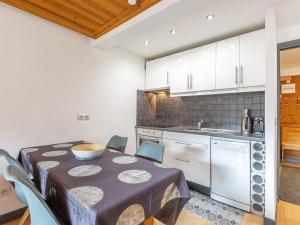 Appartement élégant à Val-dIsère avec balcon, parking, wifi - FR-1-694-270