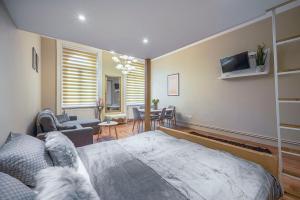 Corvin City Apartment by NW