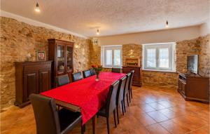 3 Bedroom Pet Friendly Home In Col