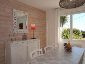 Maisons de vacances Holiday Home Rendez-vous a la plage by Interhome : photos des chambres