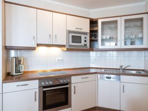 Apartment Seepark Sellin-4 by Interhome