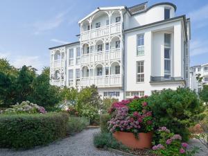 Apartment Seepark Sellin-1 by Interhome