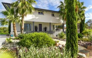 Appartements Stunning Apartment In Ghisonaccia With Wifi : photos des chambres