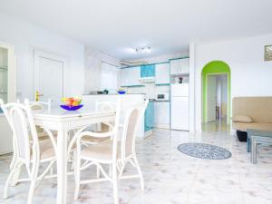 Apartment Escudos-4 by Interhome