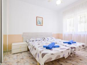 Apartment Escudos-4 by Interhome