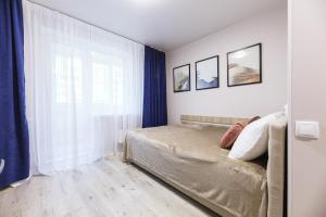 Апартаменти подобово від MYFREEDOM, вул Бажана поруч із метро Харківська, Лівий Берег