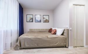 Апартаменти подобово від MYFREEDOM, вул Бажана поруч із метро Харківська, Лівий Берег