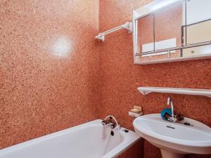 Apartment La Comtesse-10 by Interhome