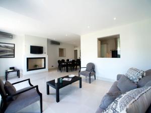 Apartment Pine Hills Pérola by Interhome