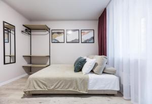 Апартаменти подобово від MYFREEDOM, вул Бажана поруч із метро Харківська, Лівий Берег