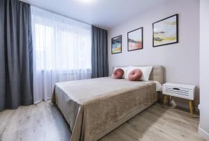 Апартаменти подобово від MYFREEDOM, вул Бажана поруч із метро Харківська, Лівий Берег