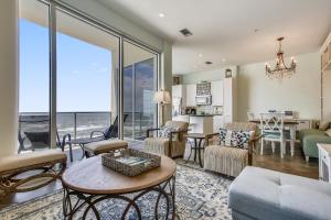 Diamond Beach 608-Blue Lagoon