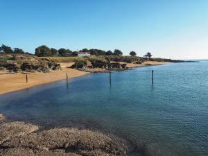 Maisons de vacances Maison en plein coeur du bourg de La Plaine sur Mer : Maison de Vacances