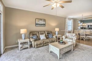 Pool, Beach and Golf Barefoot Resort Condo!