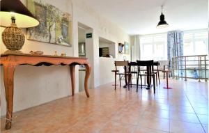 Maisons de vacances Awesome home in Saint-Quentin-la-Poter with 3 Bedrooms : photos des chambres